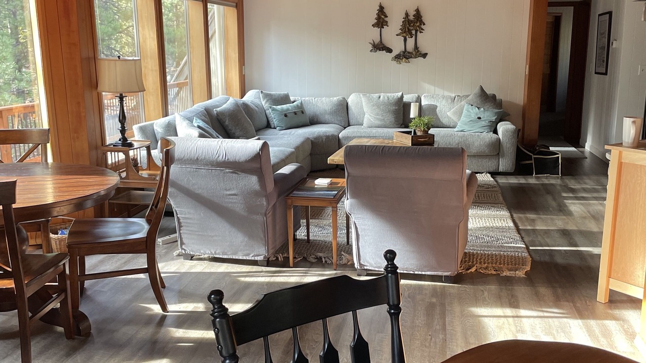 Photo of Livingroom in Black Butte Ranch