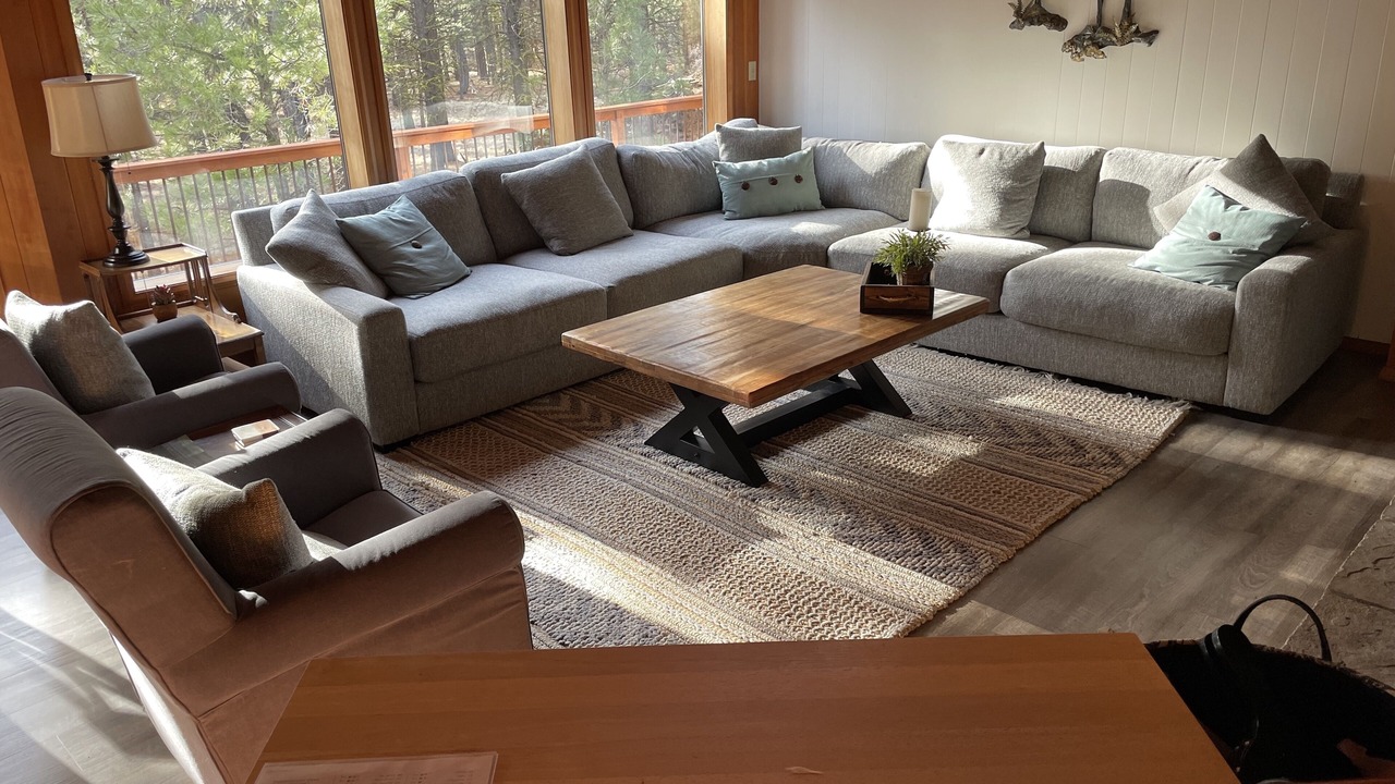 Photo of Livingroom in Black Butte Ranch