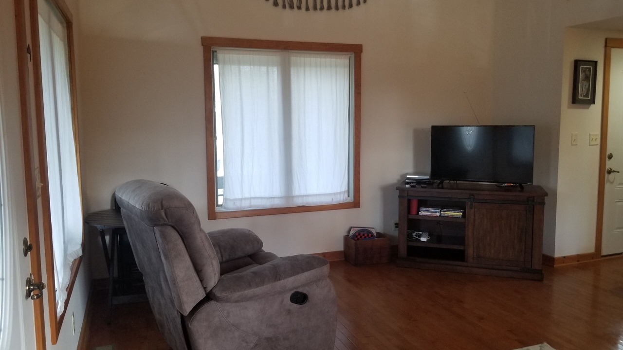 Photo of Livingroom in Tecumseh