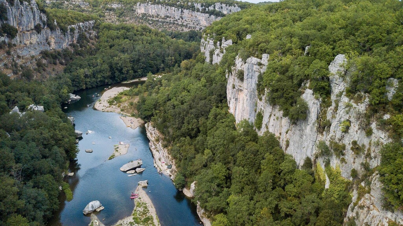 Photo of Others in Uzer