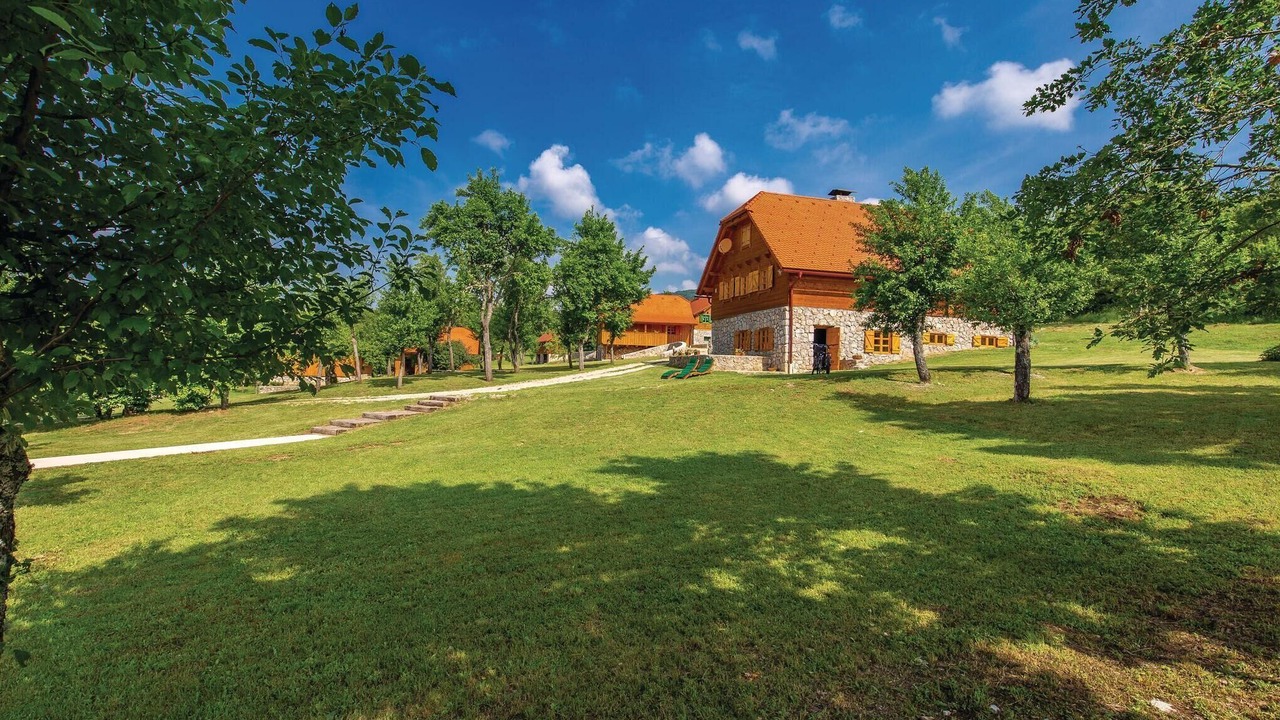 Photo of Outdoor in Perusic