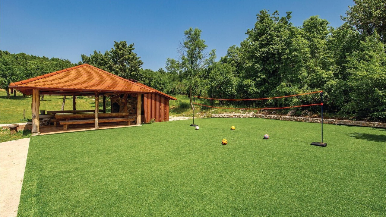 Photo of Outdoor in Perusic