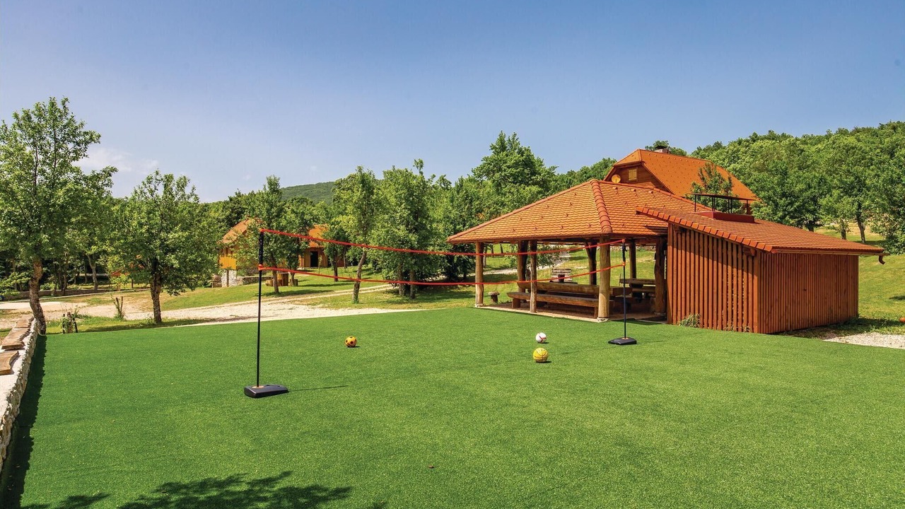 Photo of Outdoor in Perusic