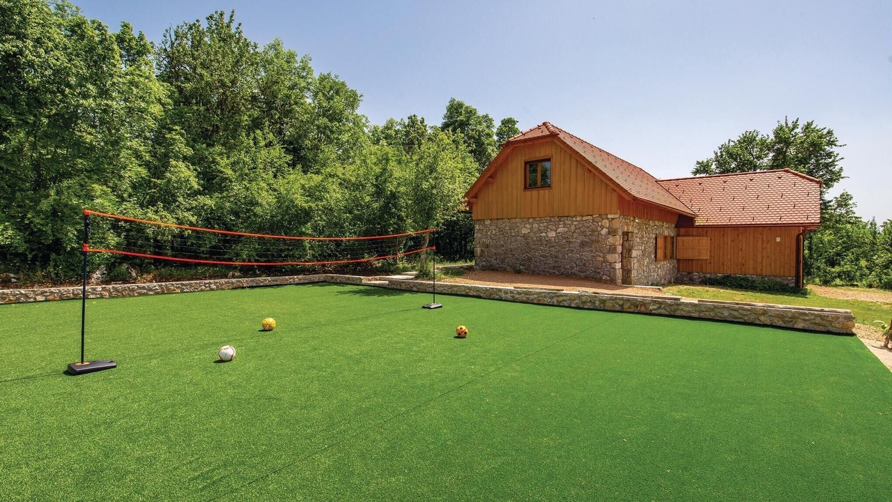 Photo of Outdoor in Perusic