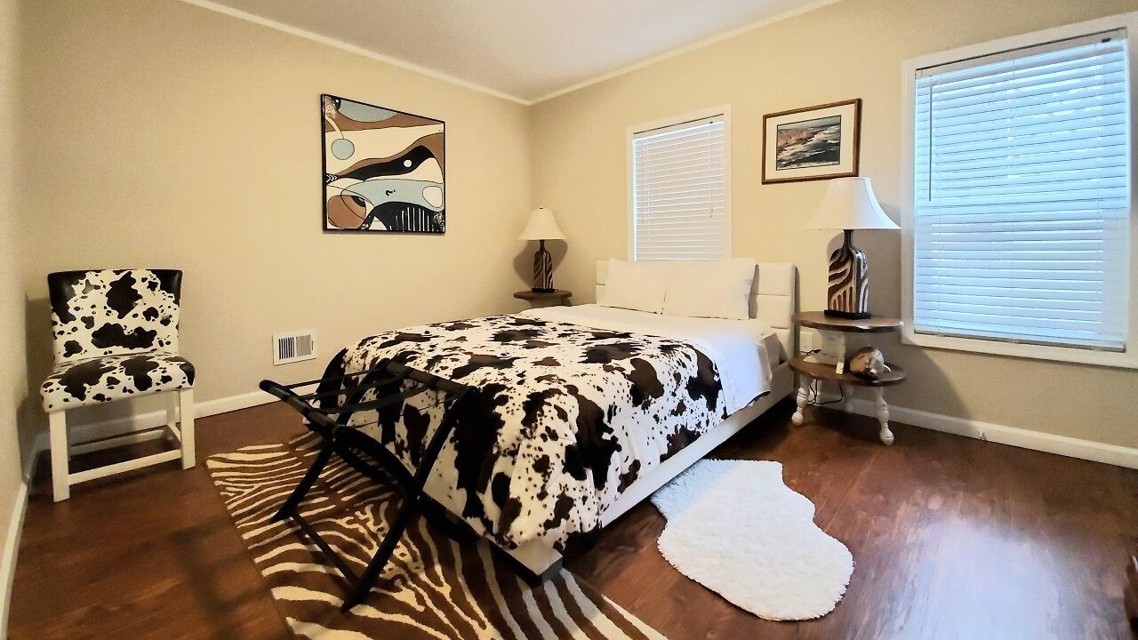 Photo of Bedroom in Downtown Niagara Falls