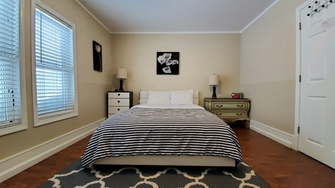 Photo of Bedroom in Downtown Niagara Falls