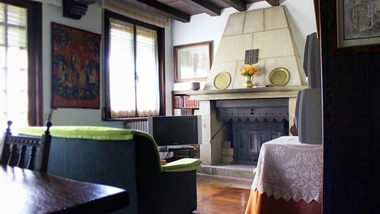 Photo of Livingroom in Egues