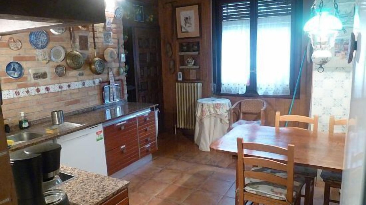 Photo of Kitchen in Egues