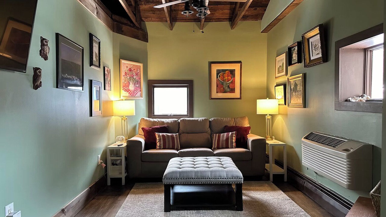 Photo of Livingroom in Ashfield