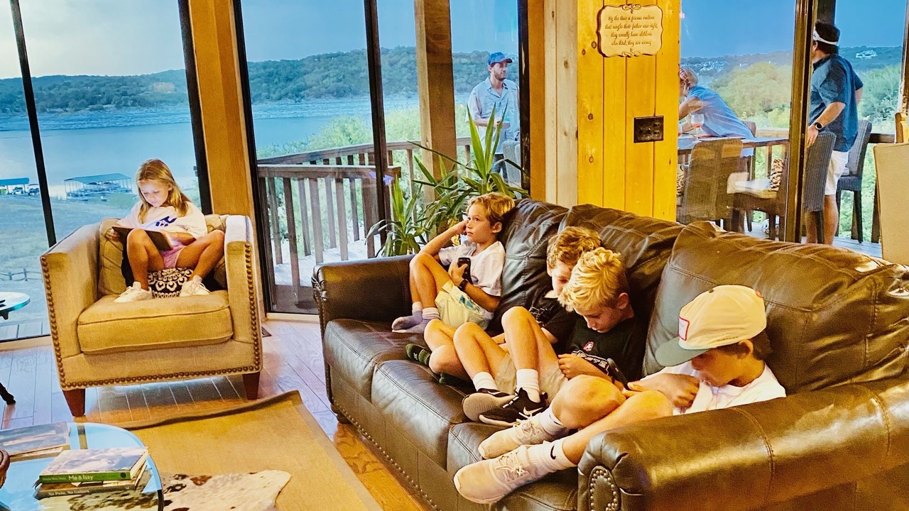 Photo of Livingroom in Point Venture