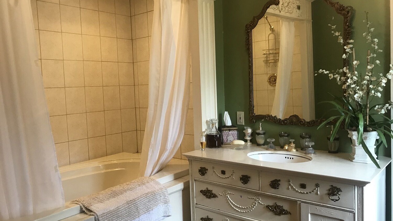 Photo of Bathroom in Cooperstown