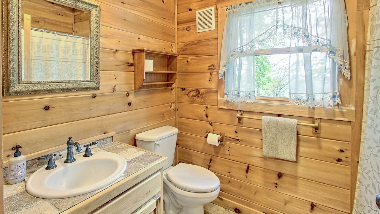 Photo of Bathroom in Ellijay