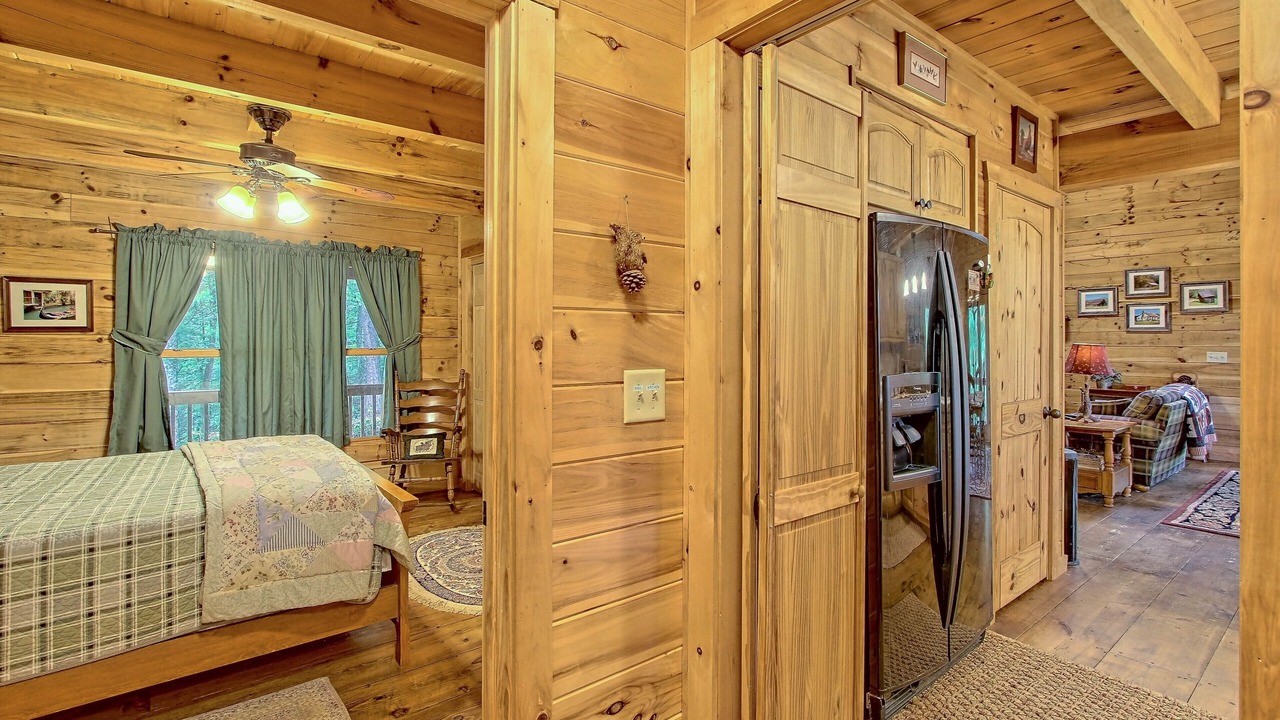 Photo of Bedroom in Ellijay