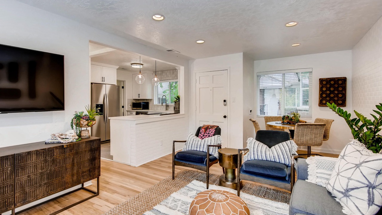 Photo of Livingroom in Lower Avenues