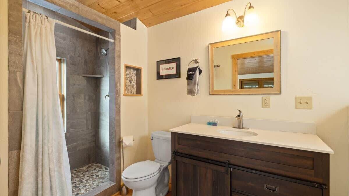 Photo of Bathroom in Red Lodge