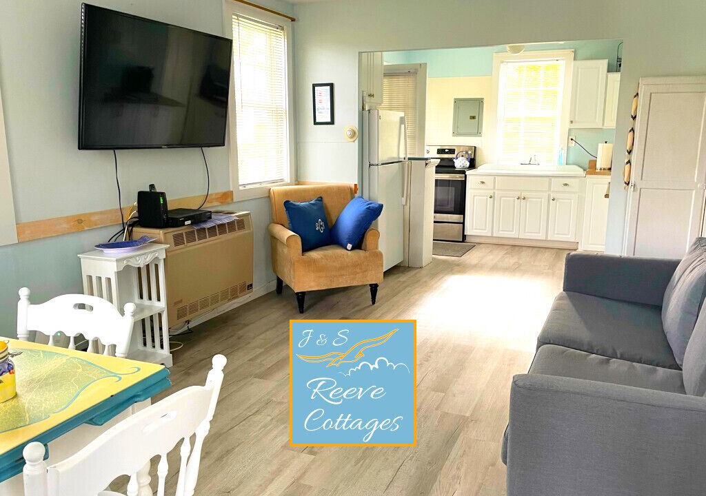 Photo of Livingroom in Aquebogue