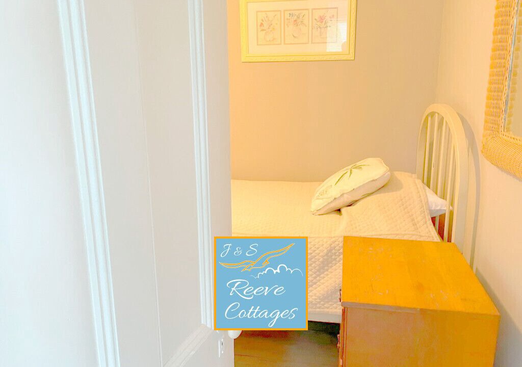 Photo of Bedroom in Aquebogue