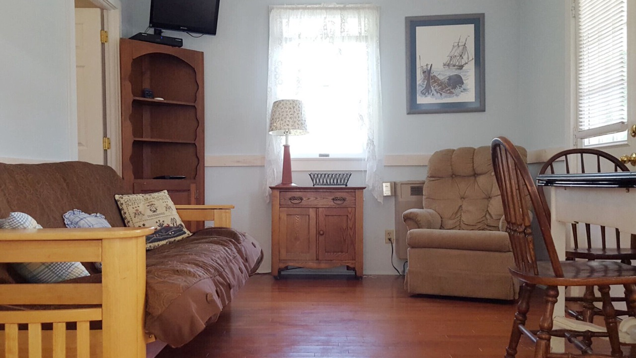 Photo of Livingroom in Aquebogue