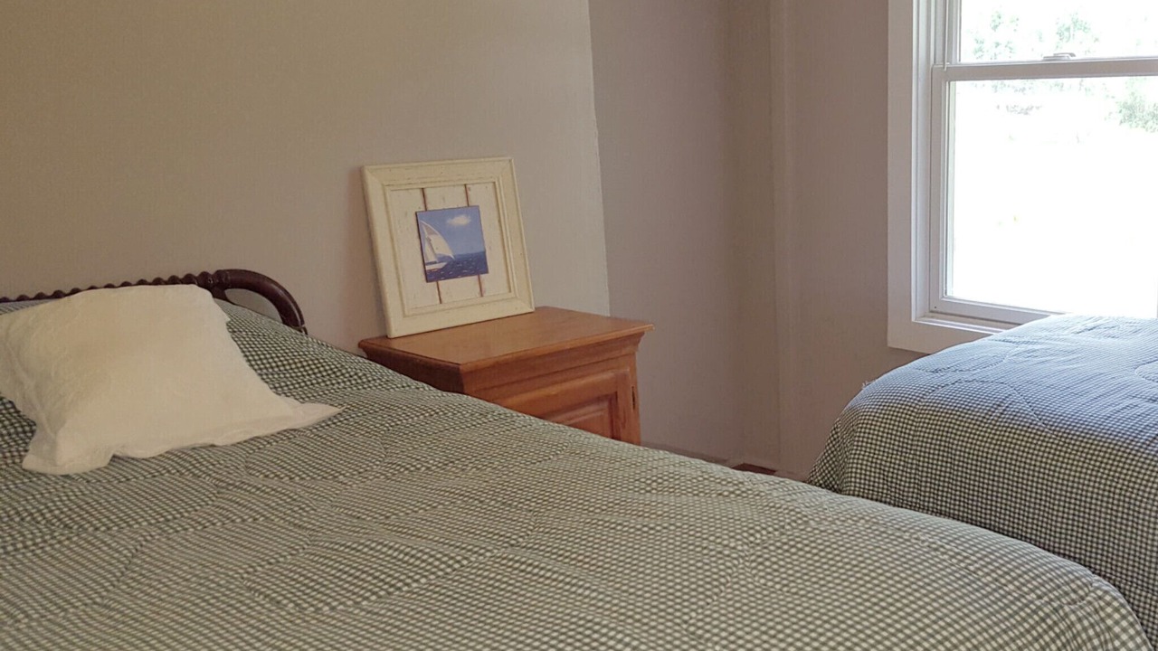 Photo of Bedroom in Aquebogue