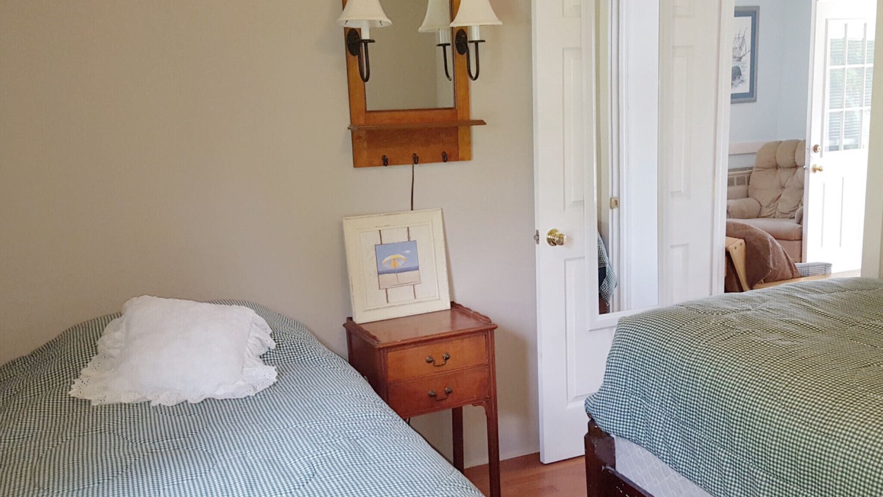 Photo of Bedroom in Aquebogue