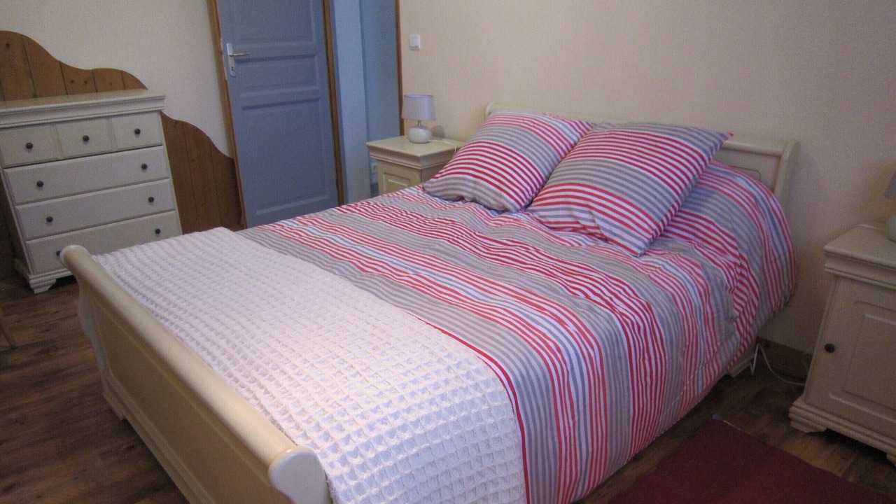 Photo of Bedroom in Saint-Gatien-des-Bois