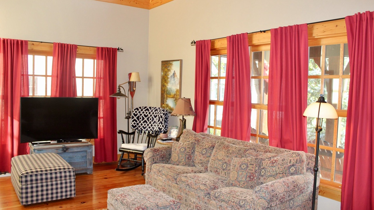 Photo of Livingroom in Pisgah