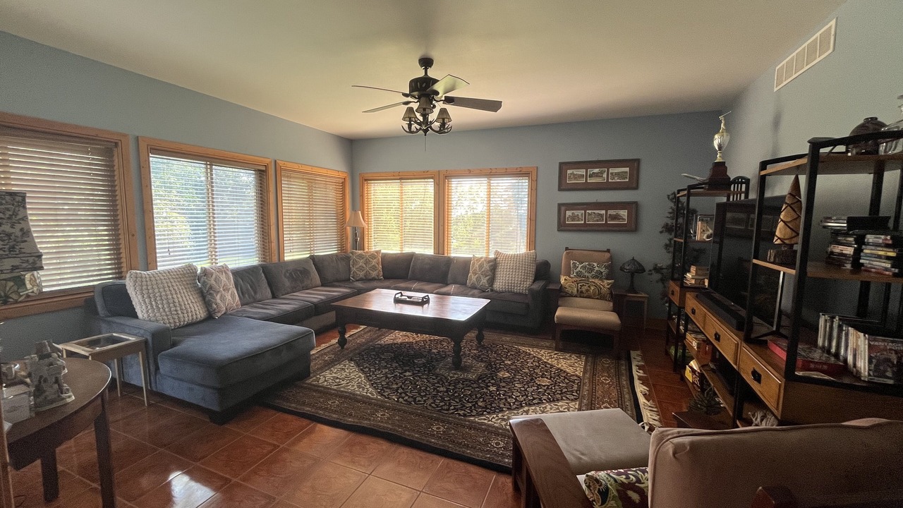Photo of Livingroom in The Galena Territory