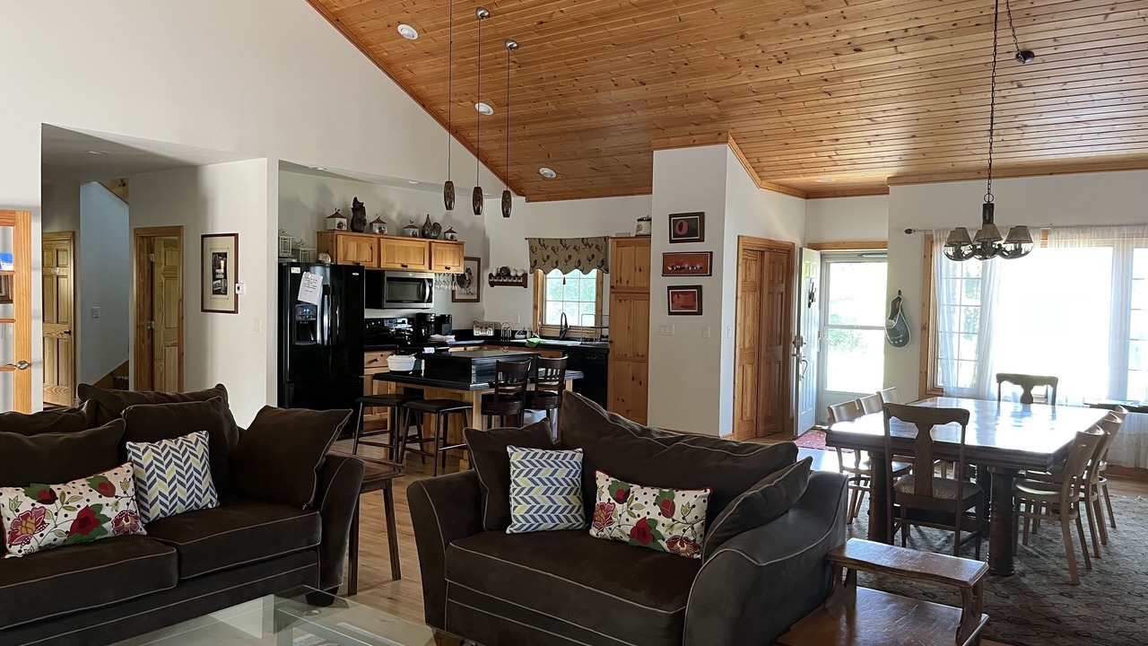 Photo of Livingroom in The Galena Territory