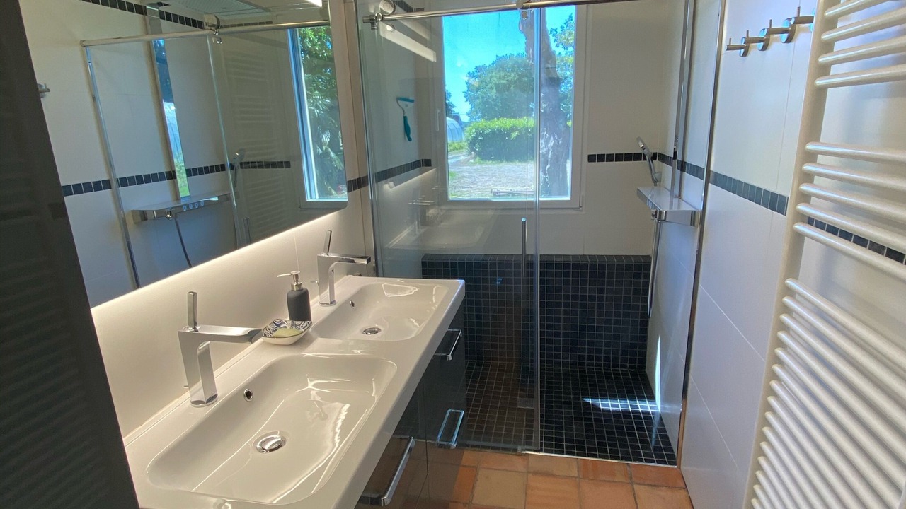 Photo of Bathroom in Penestin