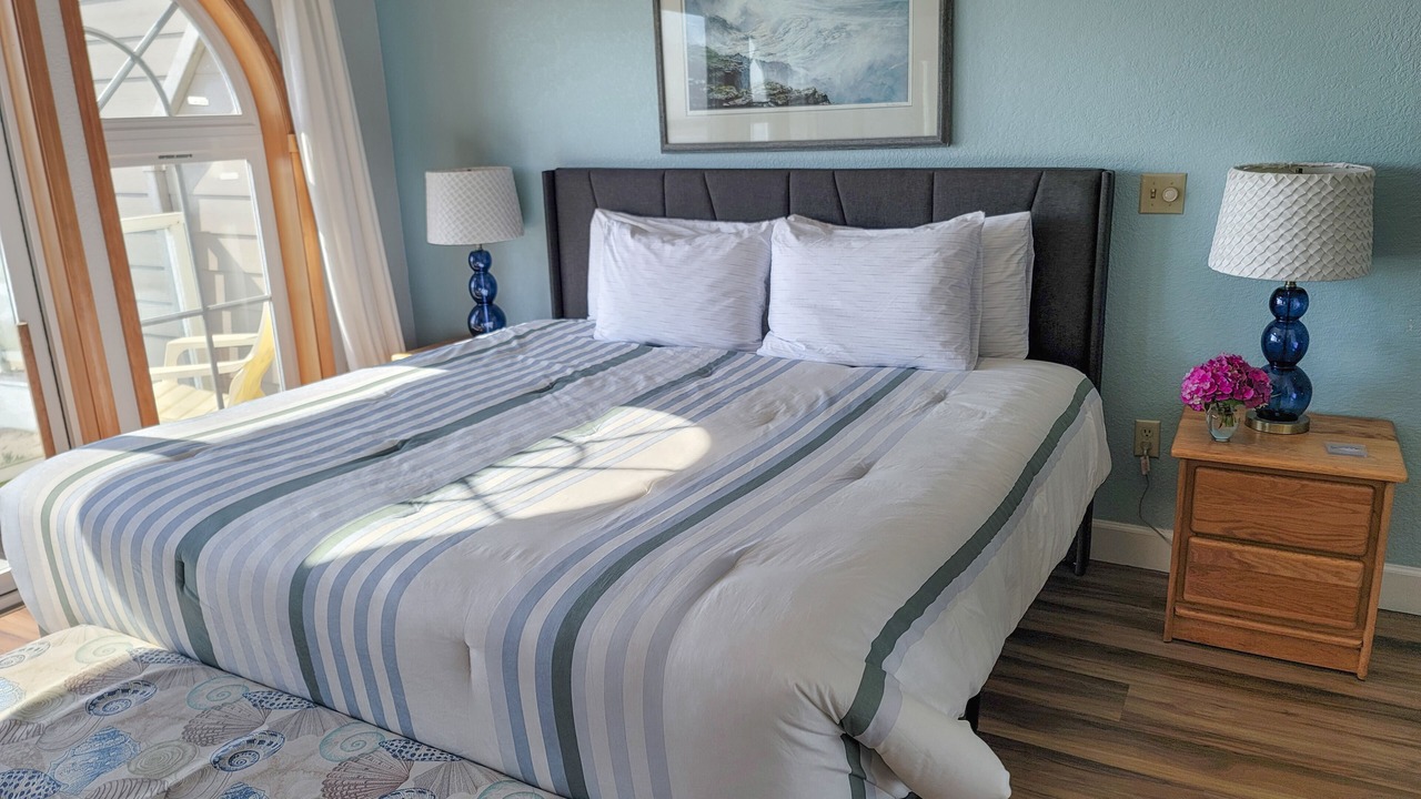 Photo of Bedroom in Netarts