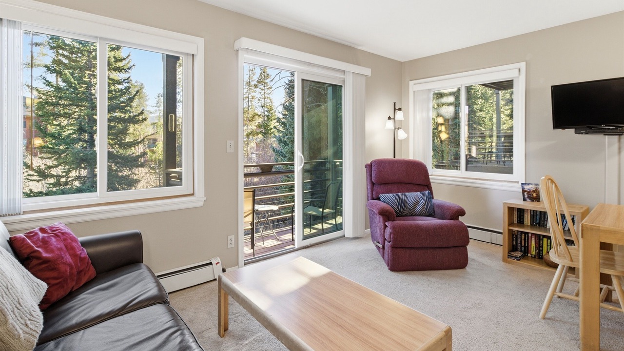 Photo of Livingroom in Four O'Clock