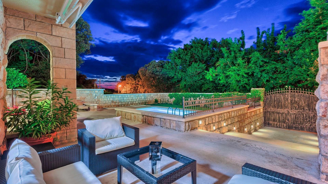 Photo of Patio Balcony in Babin Kuk
