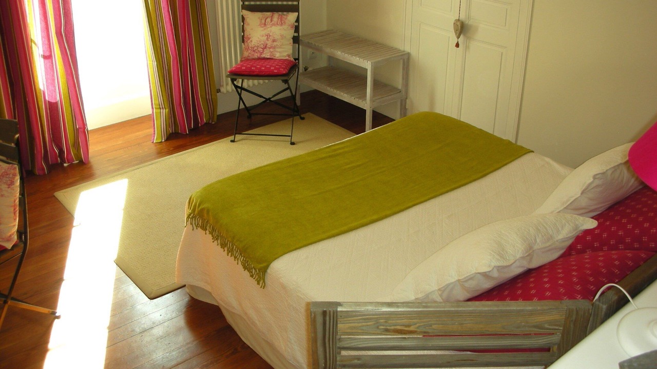 Photo of Bedroom in Saint-Romain