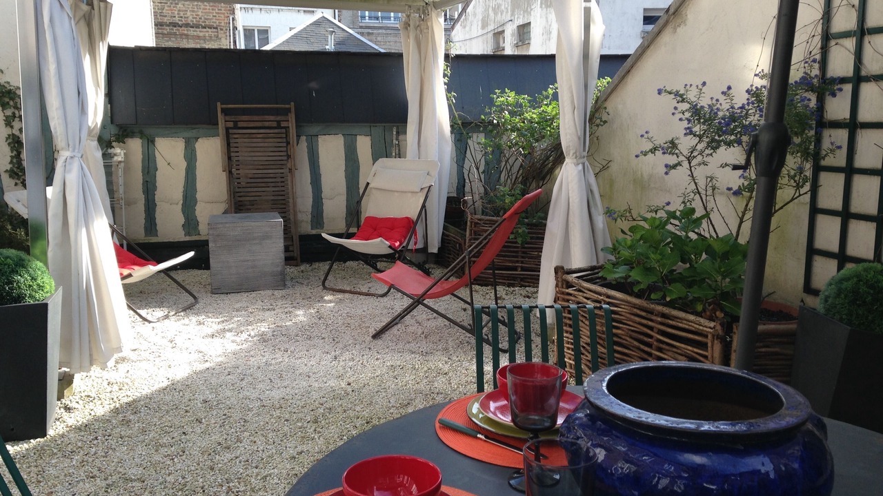 Photo of Patio Balcony in Quartier Vieux Marche-Cathedrale
