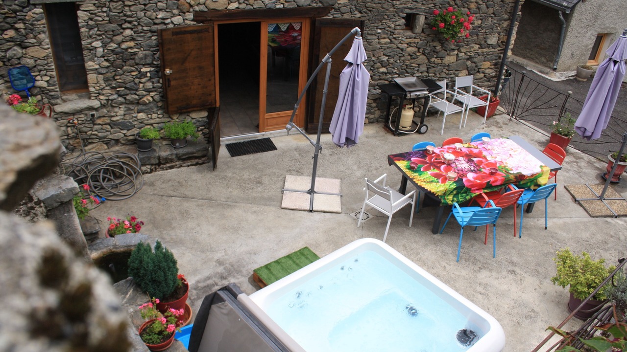 Photo of Patio Balcony in Saint-Aventin