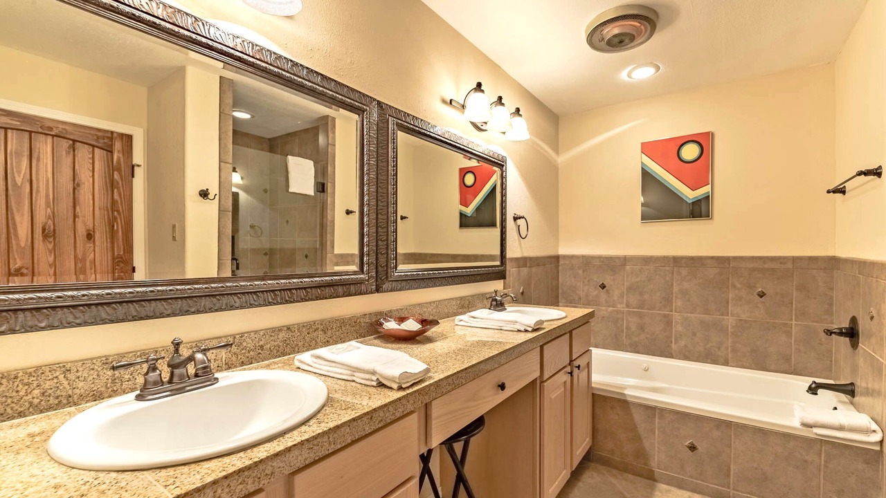 Photo of Bathroom in Ruidoso