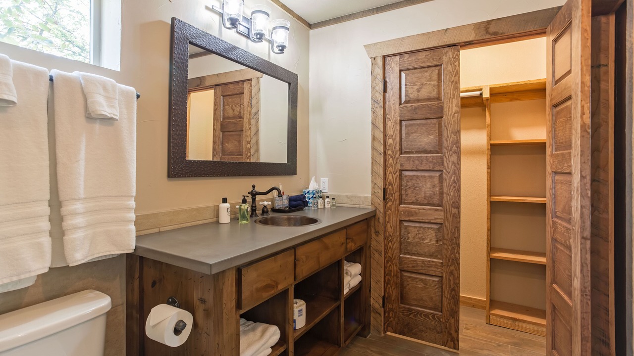 Photo of Bathroom in Royse City