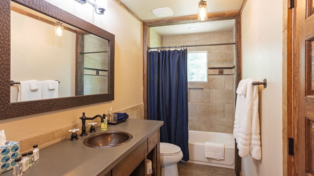 Photo of Bathroom in Royse City