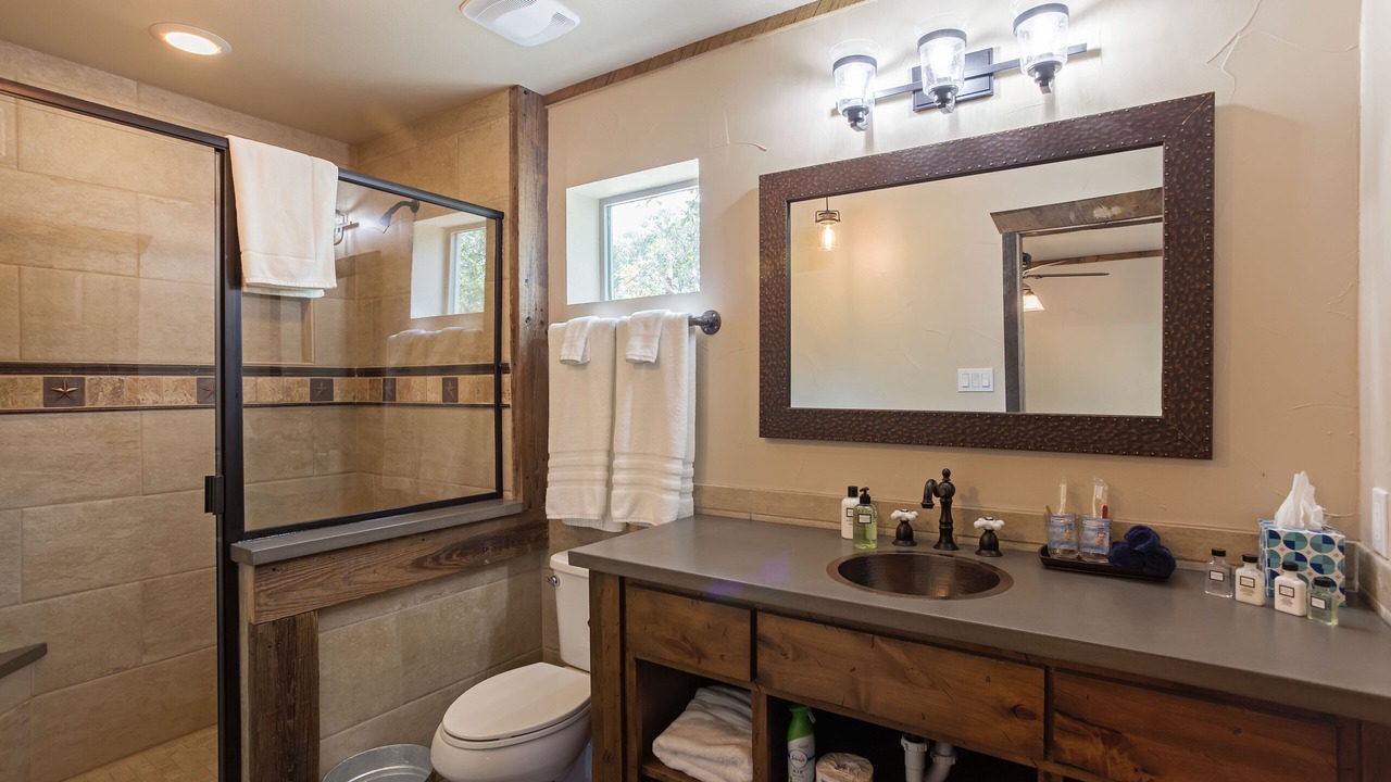 Photo of Bathroom in Royse City