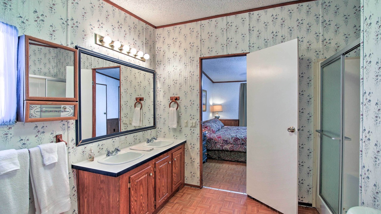 Photo of Bathroom in Utopia