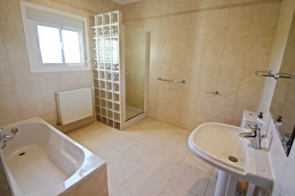 Photo of Bathroom in Benimeit