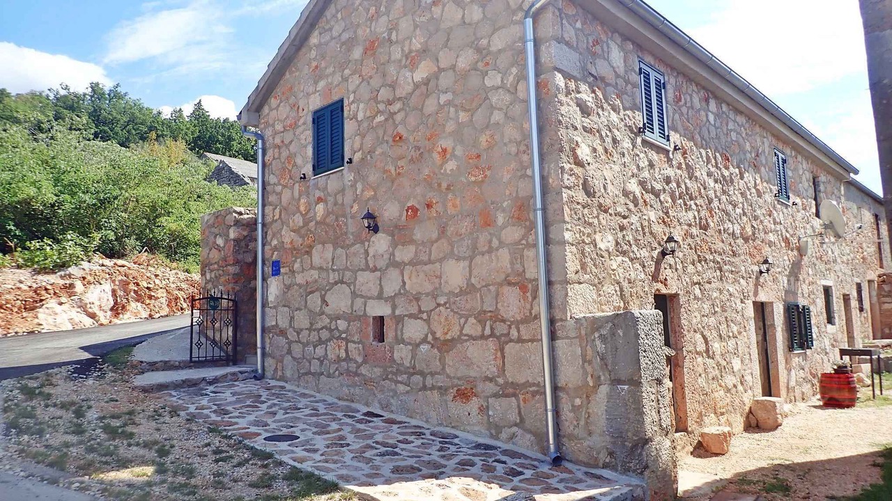 Photo of Outdoor in Seline