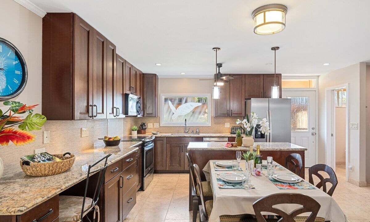 Photo of Others in Historic Lahaina Front Street