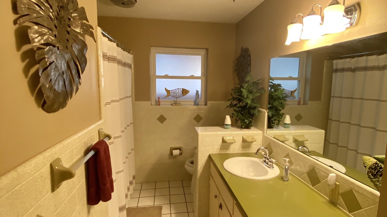 Photo of Bathroom in Kingsland