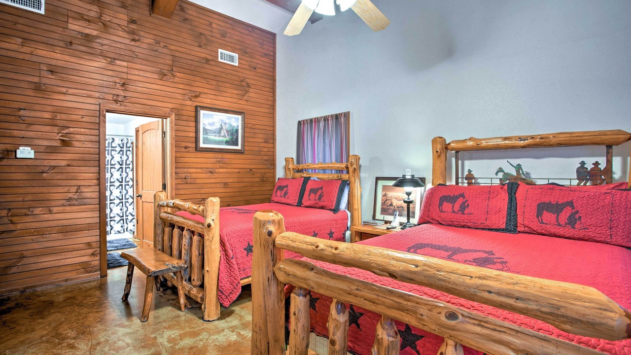 Photo of Bedroom in Broken Bow