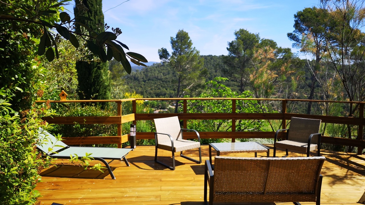 Photo of Patio Balcony in Entrecasteaux