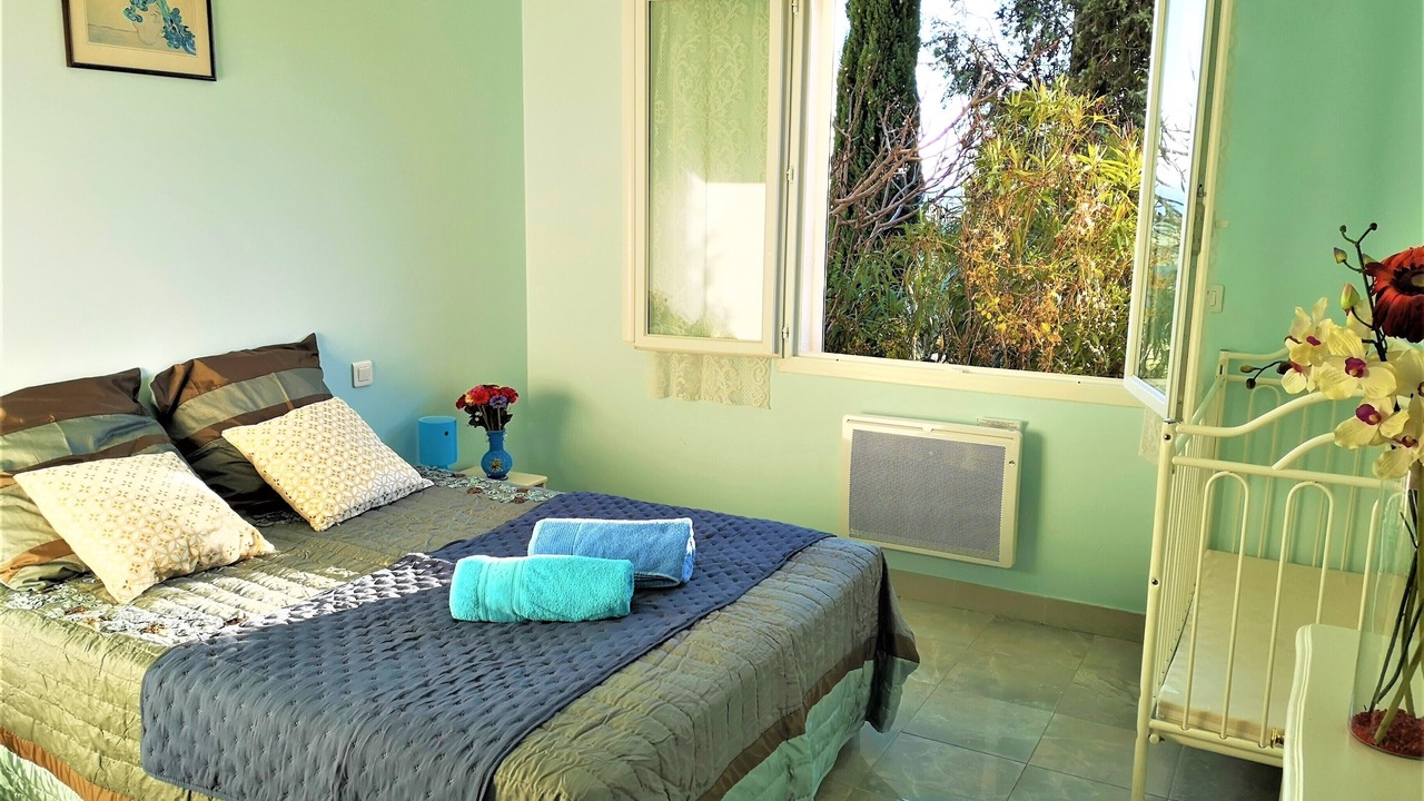 Photo of Bedroom in Entrecasteaux