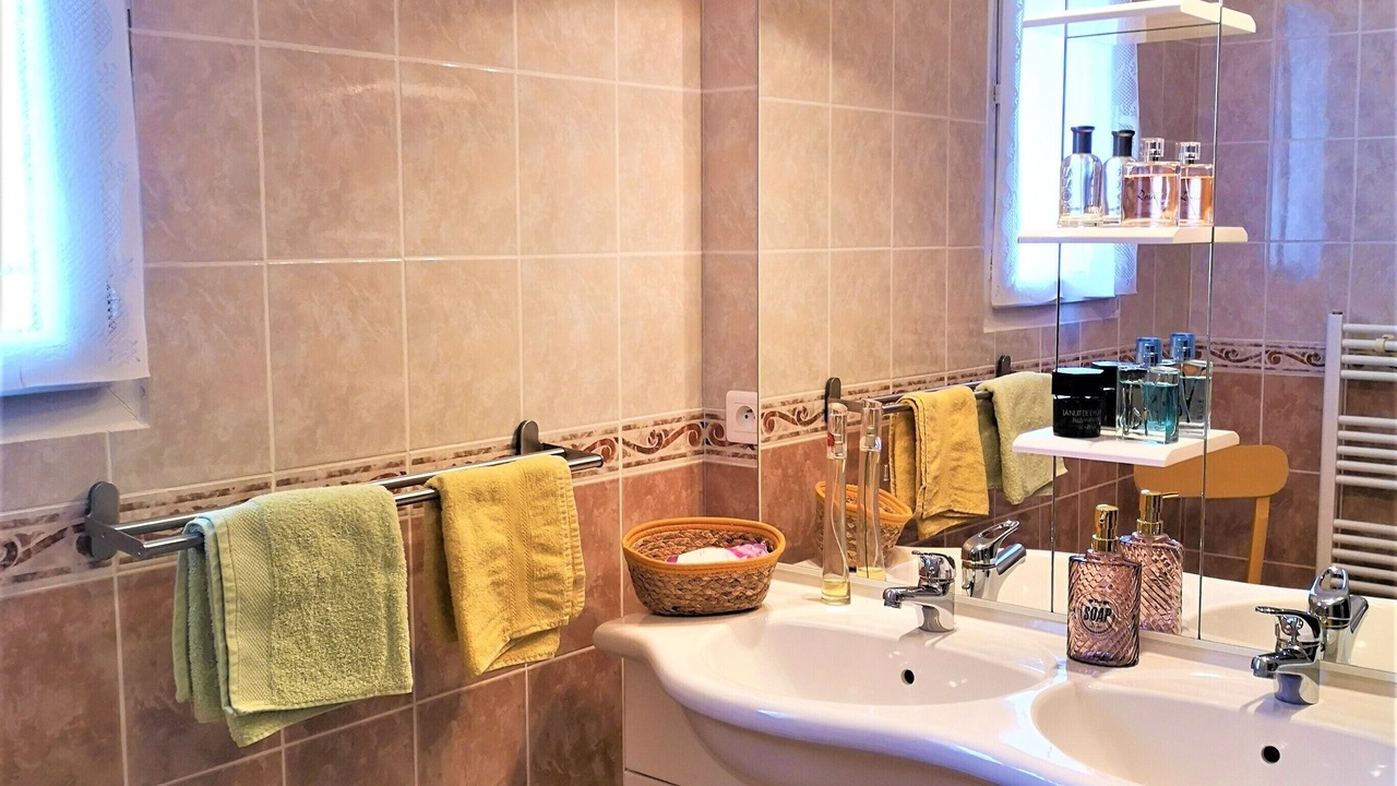 Photo of Bathroom in Entrecasteaux