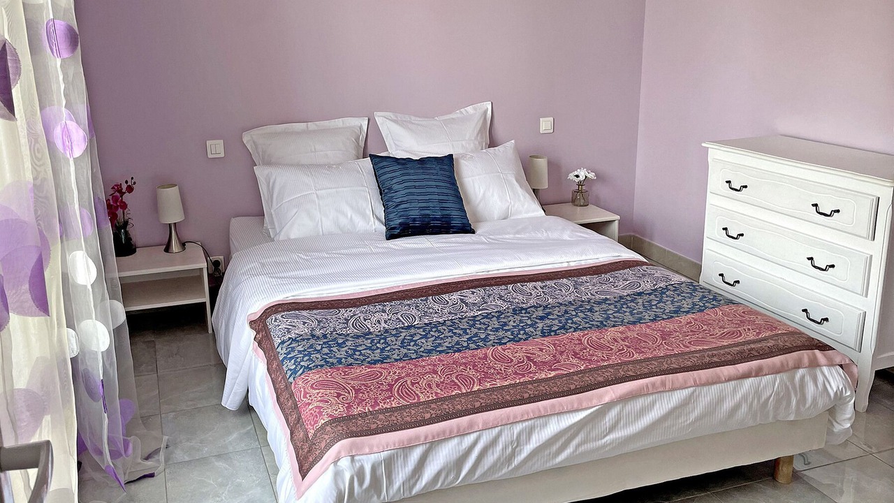 Photo of Bedroom in Entrecasteaux