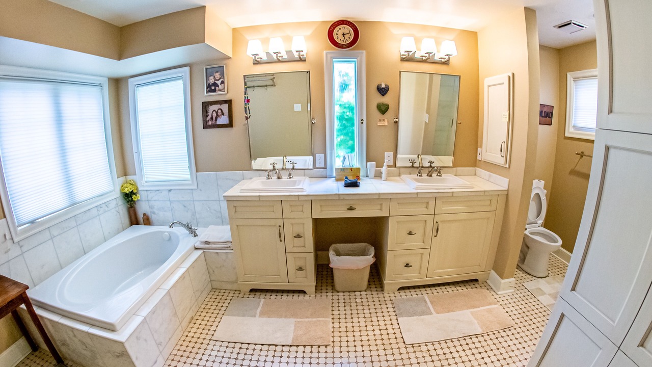 Photo of Bathroom in Old North End